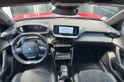 Photo 16 Peugeot 2008  PureTech 130 S&S EAT8