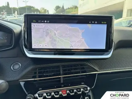 Photo 13 Peugeot 2008  Hybrid 145 e-DCS6