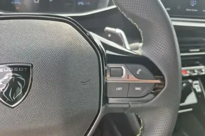 Photo 19 Peugeot 2008  Hybrid 145 e-DCS6