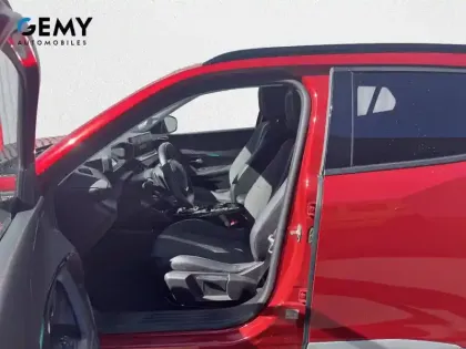 Photo 8 Peugeot 2008  PureTech 130 S&S EAT8