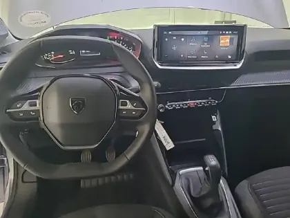 Photo 10 Peugeot 208  PureTech 75 S&S BVM5