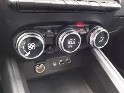 Photo 19 Renault Clio  E-Tech full hybrid 145