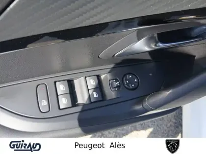 Photo 12 Peugeot 208  Hybrid 145 ch e-DCS6
