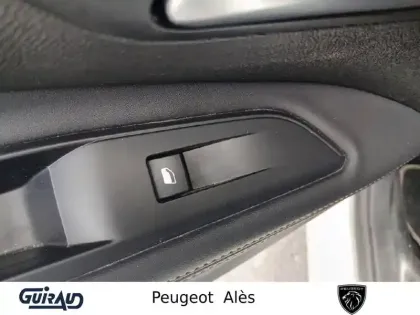 Photo 13 Peugeot 3008  Hybrid 136 e-DCS6