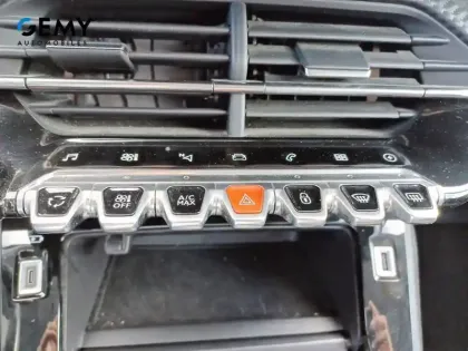 Photo 21 Peugeot 2008  Electrique 136 ch
