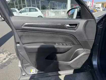 Photo 6 Renault Arkana  E-Tech hybride 145 - 22