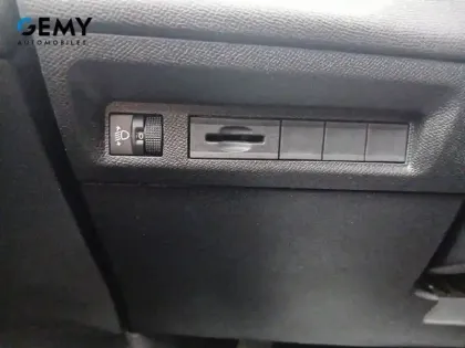 Photo 41 Peugeot 308  PureTech 130ch S&S EAT8