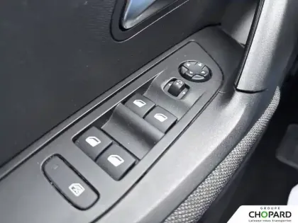 Photo 21 Peugeot 2008  PureTech 100 S&S BVM6