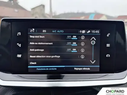 Photo 17 Peugeot 2008  PureTech 100 S&S BVM6