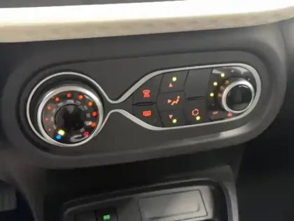 Photo 42 Renault Twingo  III Achat Intégral - 21