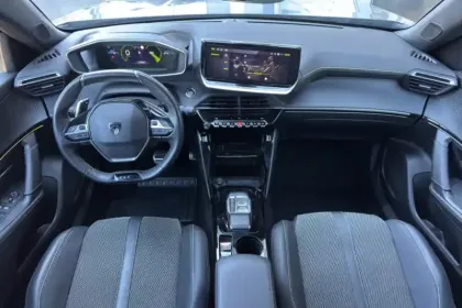 Photo 15 Peugeot 2008  PureTech 130 S&S EAT8