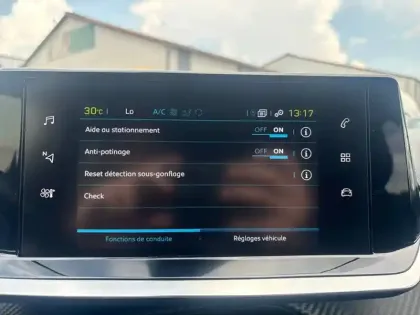 Photo 15 Peugeot 208  Electrique 50 kWh 136ch