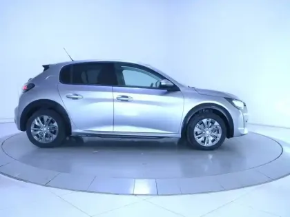 Photo 10 Peugeot 208  Electrique 50 kWh 136ch