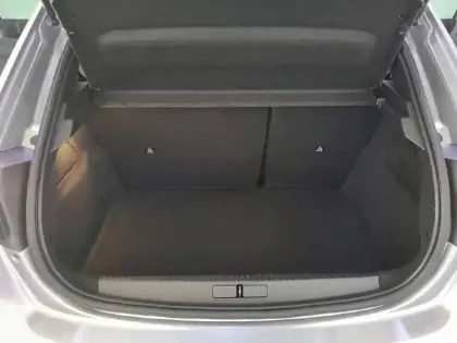 Photo 12 Peugeot 208  Electrique 50 kWh 136ch
