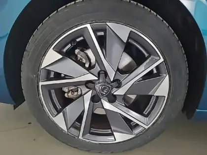 Photo 32 Peugeot 308  BlueHDi 130ch S&S EAT8
