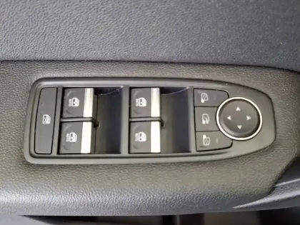 Photo 29 Renault Captur  Blue dCi 115