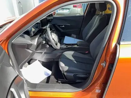 Photo 16 Peugeot 2008  Electrique 136 ch