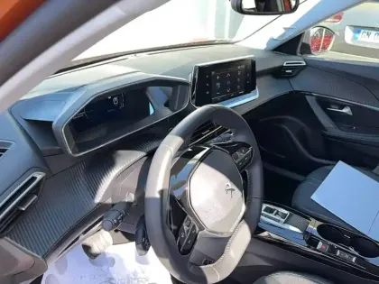 Photo 18 Peugeot 2008  Electrique 136 ch