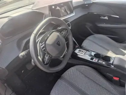 Photo 5 Peugeot 208  Hybrid 110 ch e-DCS6