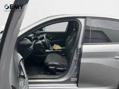 Photo 8 Peugeot 208  Electrique 50 kWh 136ch