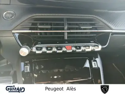 Photo 21 Peugeot 208  Hybrid 136 e-DCS6