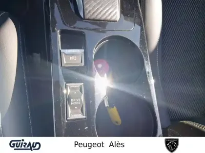 Photo 20 Peugeot 208  Hybrid 136 e-DCS6