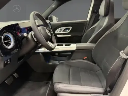 Photo 11 Mercedes GLB 200 AMG Line