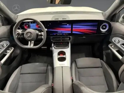 Photo 10 Mercedes GLB 200 AMG Line