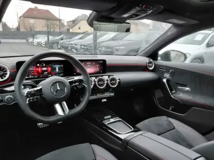 Photo 30 Mercedes CLA  200 d Coupé AMG Line