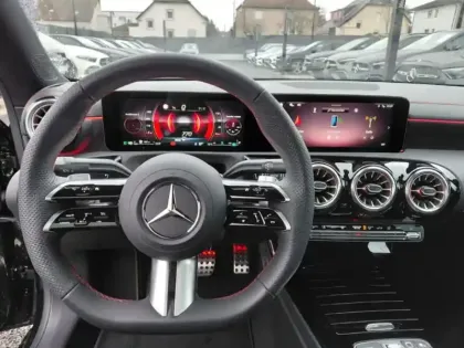 Photo 35 Mercedes CLA  200 d Coupé AMG Line