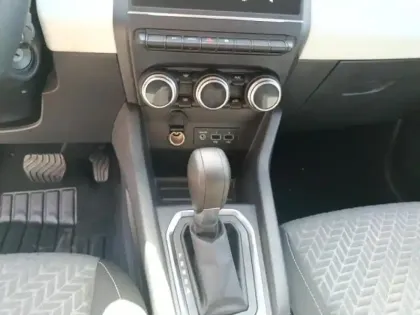 Photo 8 Renault Clio  1.6 E-Tech 145ch full hybrid Evolution