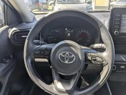 Photo 11 Toyota Yaris  116h Dynamic Business 5p + Programme Beyond Zero Academy MY22