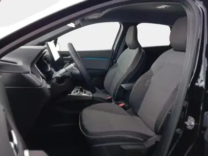 Photo 11 Renault Captur  1.8 E-Tech full hybrid 160ch Techno - 25