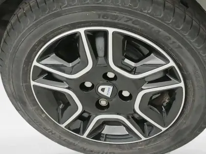 Photo 55 Dacia Spring  45ch Essential 23