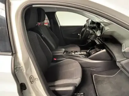 Photo 14 Peugeot 208  e- 136 Style Camera 180 Carplay Led