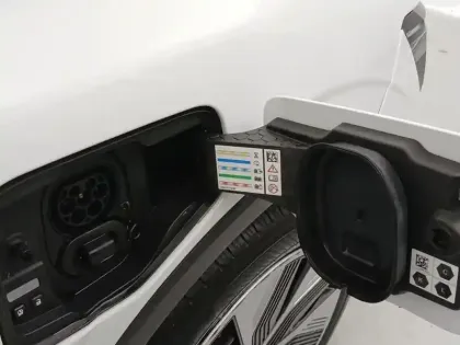 Photo 9 Renault Megane  E-Tech Electric EV60 130ch Evolution ER super charge -B