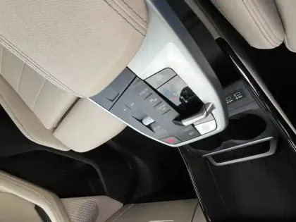Photo 11 BMW Serie 2 Série 2 ActiveTourer 225e 245ch xDrive Luxury DKG7