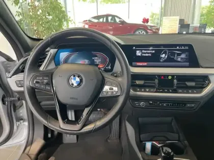 Photo 19 BMW Serie 1 Série 1 118dA 150ch Edition Sport