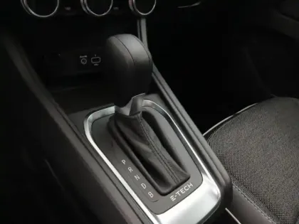 Photo 7 Renault Captur  1.6 E-Tech hybride 145ch Techno Fast Track