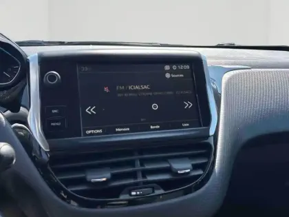 Photo 12 Peugeot 2008  1.2 PureTech 110ch E6.c Allure S&S EAT6