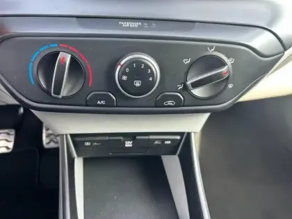 Photo 7 Hyundai Bayon  1.0 T-GDi 100ch Hybrid 48V Intuitive
