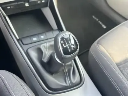 Photo 6 Hyundai Bayon  1.0 T-GDi 100ch Hybrid 48V Intuitive