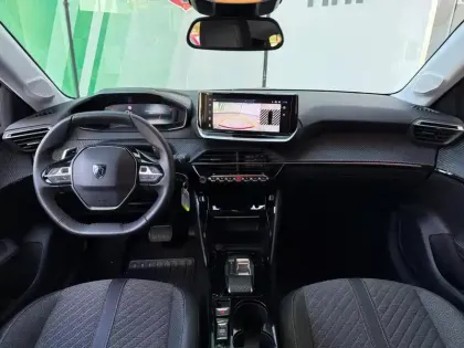 Photo 8 Peugeot 208  1.2 Hybrid 110ch Allure e-DCS6