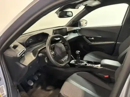 Photo 6 Peugeot 2008  1.2 130 Allure pack  GPS Camera Carplay