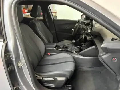 Photo 14 Peugeot 2008  1.2 130 Allure pack  GPS Camera Carplay