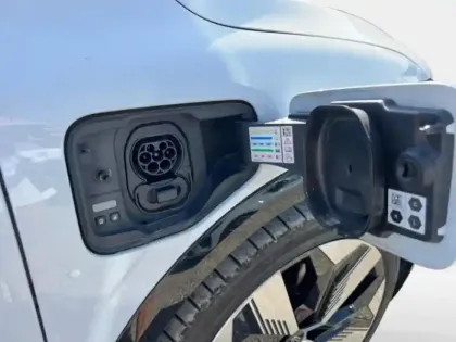 Photo 9 Renault Megane  E-Tech Electric EV60 220ch Techno super charge