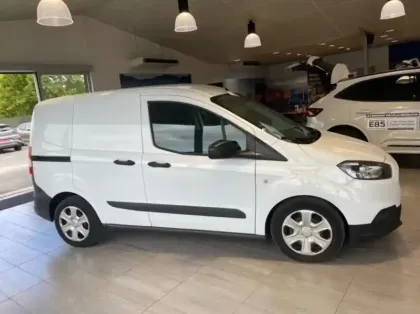 Photo 18 Ford Transit Courier Fourgonnette 1.5 TDCI 100ch Stop&Start Trend