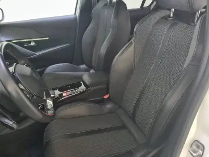 Photo 25 Peugeot 208  Electrique 50 kWh 136ch