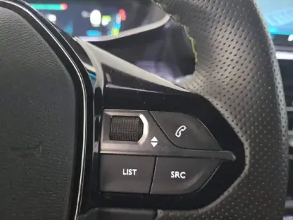 Photo 40 Peugeot 208  Electrique 50 kWh 136ch