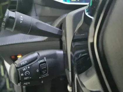 Photo 38 Peugeot 208  Electrique 50 kWh 136ch
